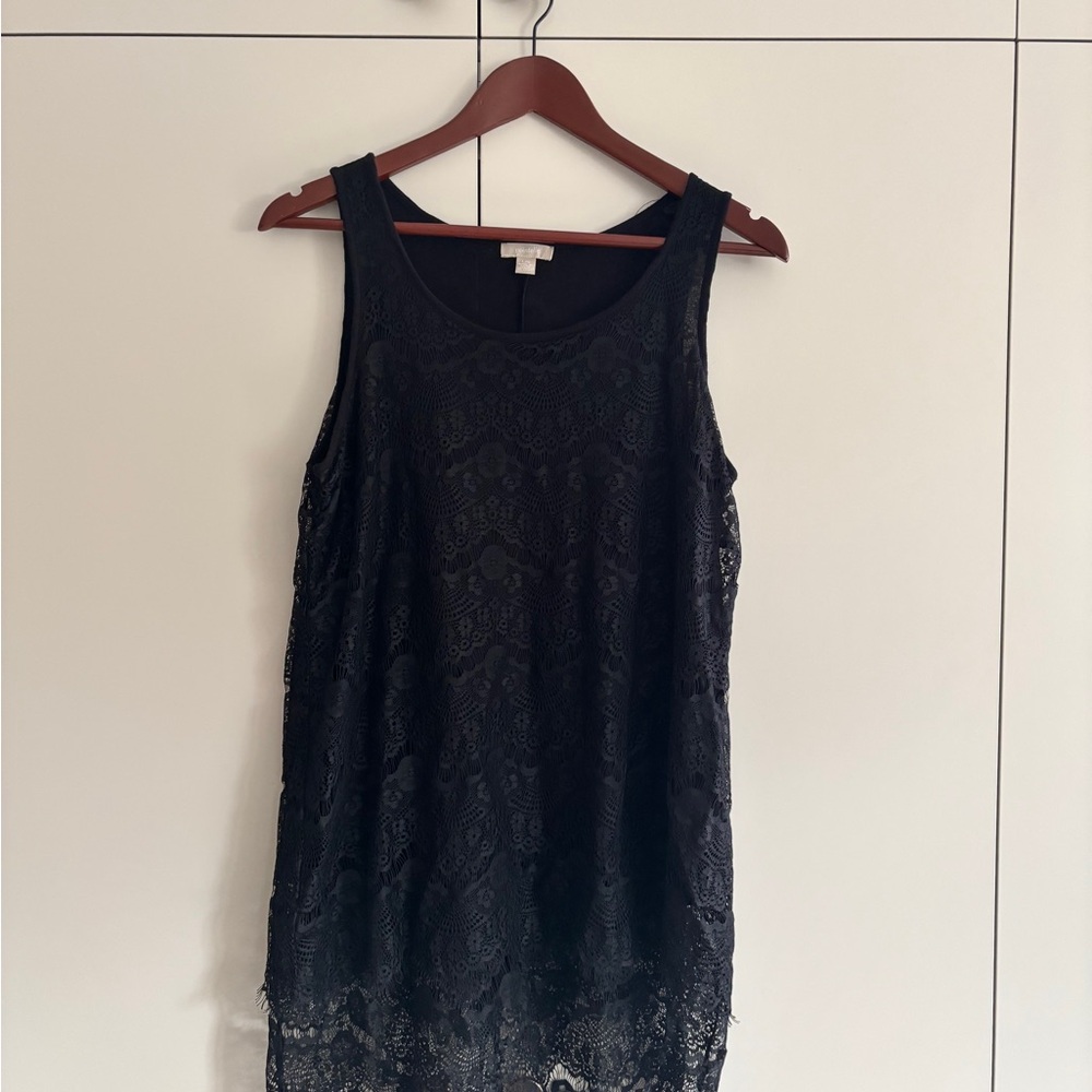 Elegant Black Lace Sleeveless Top - L